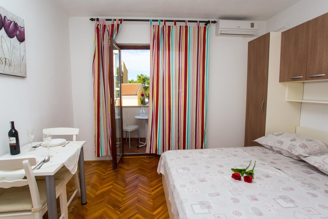 Apartments Zoran Promajna Rum bild